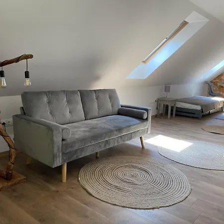 Es Bagoly Kalandhaz بيت للعطل *