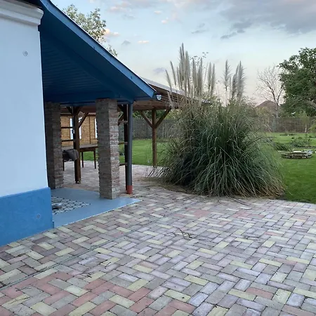 Es Bagoly Kalandhaz Holiday home Szarvas