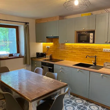 Es Bagoly Kalandhaz سزارفاس