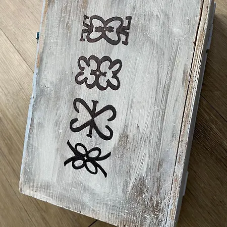 بيت للعطل Es Bagoly Kalandhaz *